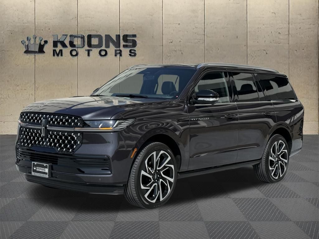 2026 Lincoln Navigator Black Label in Starlight Gray Metallic — front three-quarter view