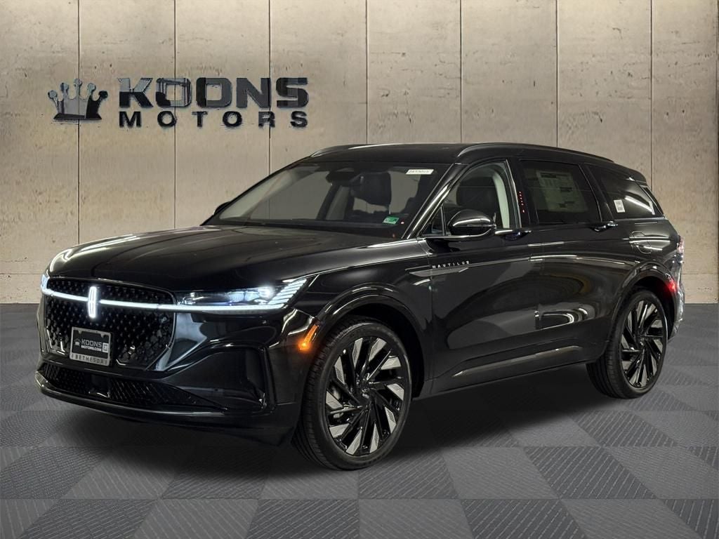 2026 Lincoln Nautilus Reserve in Black Metallic — front three-quarter view