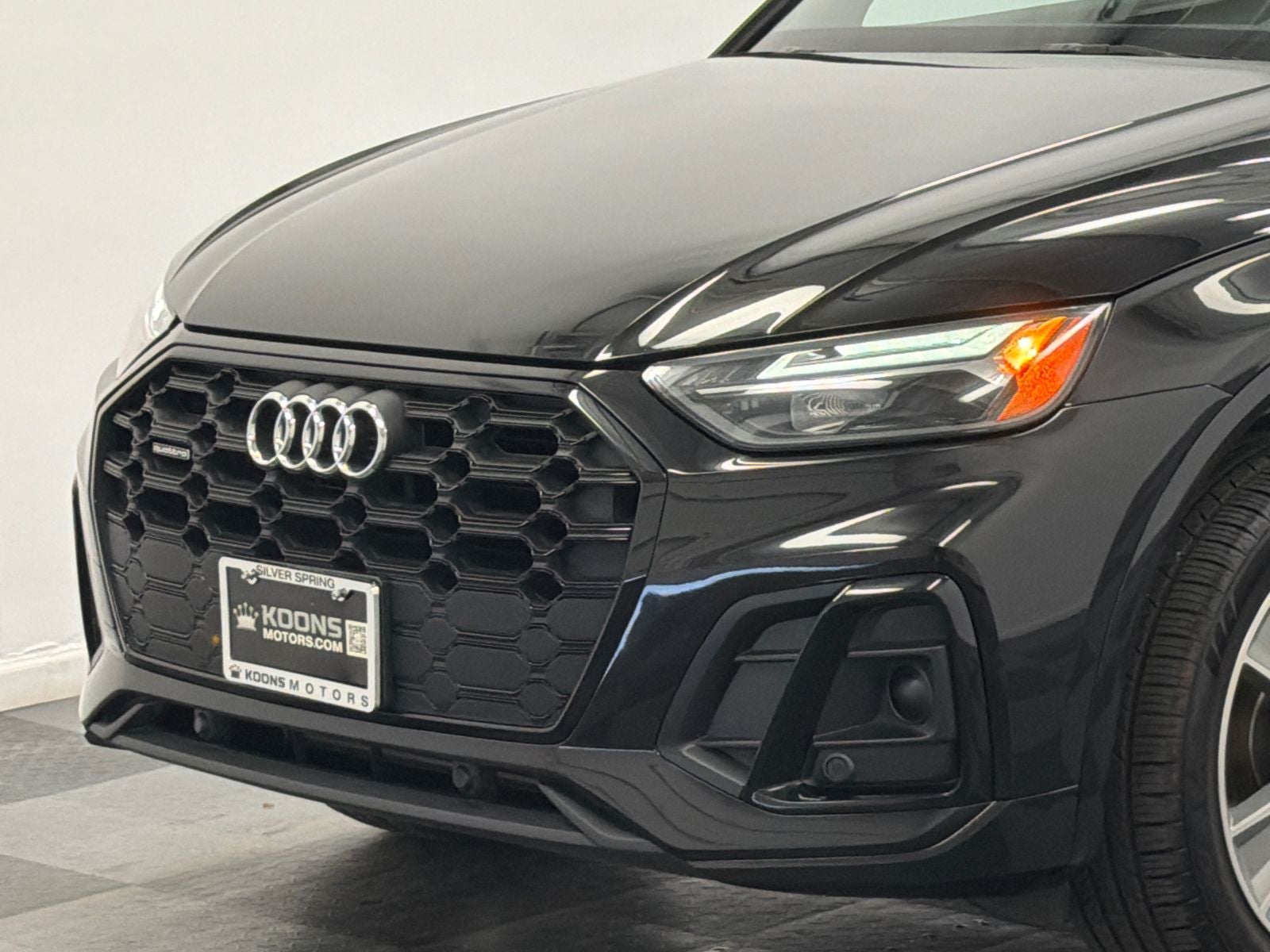 2025 Audi Q5 — side profile view